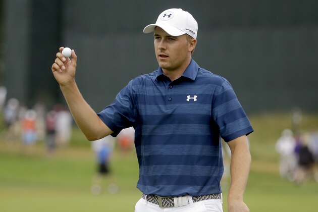 Jordan Spieth waves on the 15th hole during the first round of the U.S. Open golf championship at Oakmont Country Club on Thursday, June 16, 2016, in Oakmont, Pa. (AP Photo/John Minchillo)