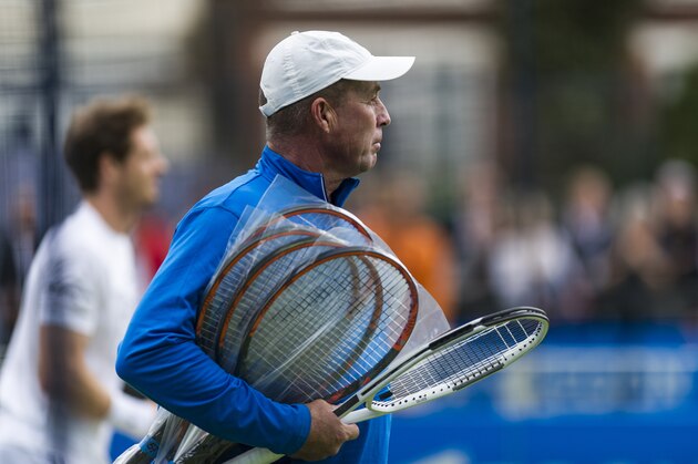 LONDON, ENGLAND - JUNE 16:  Coach Ivan Lendl with Andy Murray of Great Britain on the practice courts before his match against Aljaz Bedene of Great Britain on day four of the Aegon Championships at The Queens Club on June 16, 2016 in London, England.  (Photo by Ashley Western/CameraSport via Getty Images)