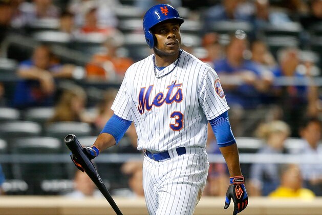 NEW YORK, NY - JUNE 14:  Curtis Granderson #3 of the New York Mets walks back to the dugout after striking out in the ninth inning against the Pittsburgh Pirates at Citi Field on June 14, 2016 in the Flushing neighborhood of the Queens borough of New York City.  (Photo by Jim McIsaac/Getty Images)