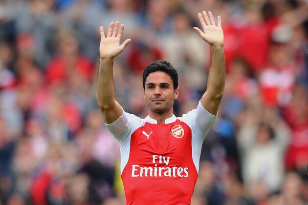 LONDON, UNITED KINGDOM - MAY 15:  Mikel Arteta of Arsenal appaluds supporters after the Barclays Premier League match between Arsenal and Aston Villa at Emirates Stadium on May 15, 2016 in London, England.  (Photo by Julian Finney/Getty Images)