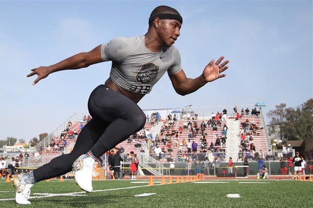 California 5-star wide receiver Tyjon Lindsey has 23 reported offers but doesn't let the recruiting process bother him. He said spending time at the movie theaters serves as a great diversion from his nonstop recruitment.