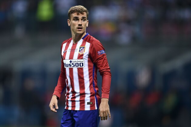 Atletico Madrid's French forward Antoine Griezmann looks on during the UEFA Champions League final football match between Real Madrid and Atletico Madrid at San Siro Stadium in Milan, on May 28, 2016. / AFP / FILIPPO MONTEFORTE        (Photo credit should read FILIPPO MONTEFORTE/AFP/Getty Images)