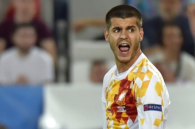 Spain's forward Alvaro Morata reacts during the Euro 2016 group D football match between Croatia and Spain at the Matmut Atlantique stadium in Bordeaux on June 21, 2016. / AFP / LOIC VENANCE        (Photo credit should read LOIC VENANCE/AFP/Getty Images)