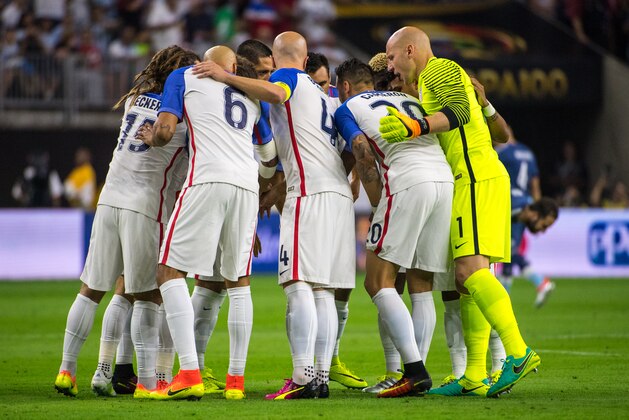 HOUSTON, TX - JUNE  21: The USMNT during the Copa America Centenario Semifinal match between United States and Argentina at NRG Stadium on June 21, 2016 in Houston, Texas.  Argentina won the match 4-0 (Photo by Shaun Clark/Getty Images)