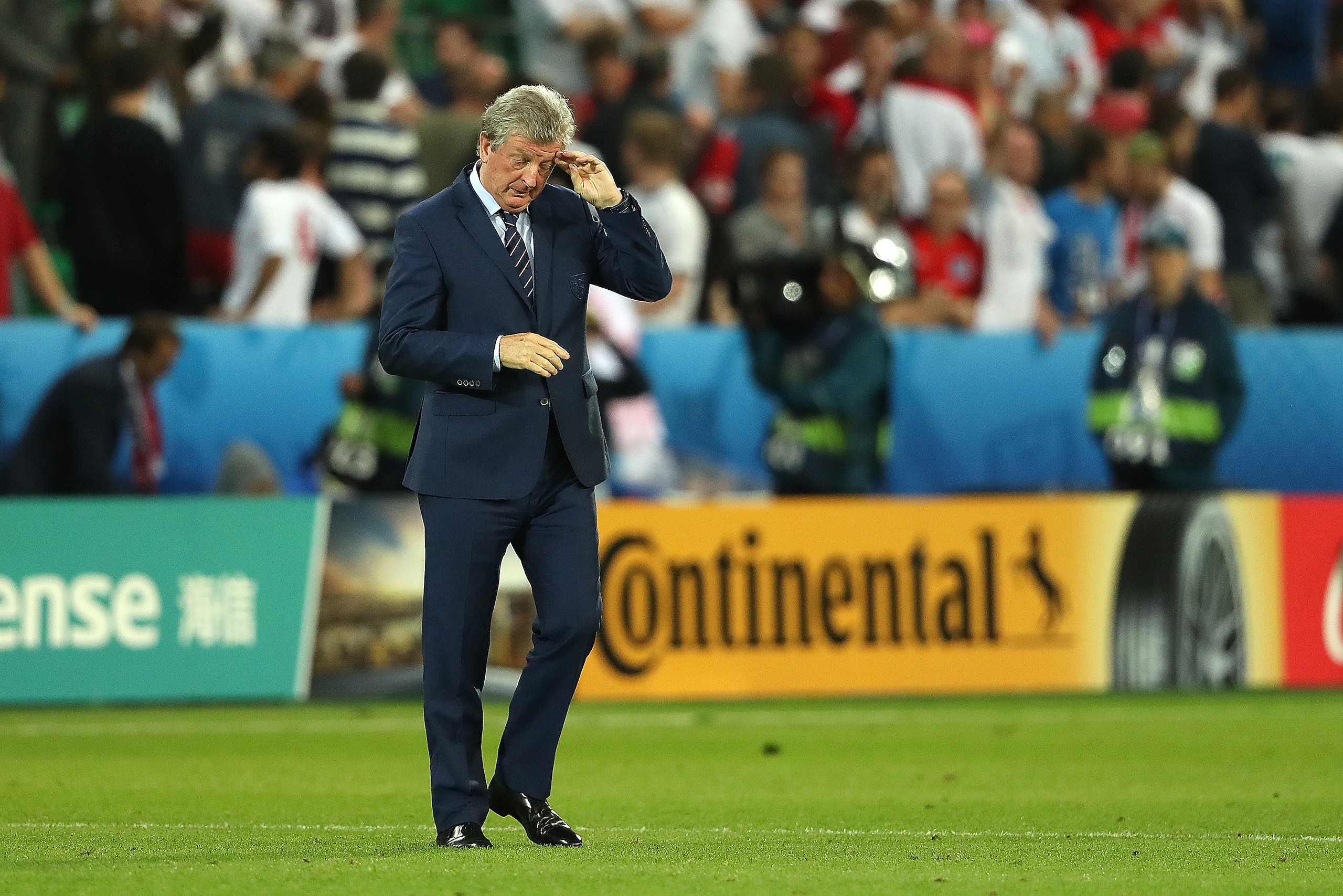 SAINT-ETIENNE, FRANCE - JUNE 20:  England Manager / Head Coach Roy Hodgson walks onto the pitch at the end of the UEFA EURO 2016 Group B match between Slovakia and England at Stade Geoffroy-Guichard on June 20, 2016 in Saint-Etienne, France.  (Photo by Matthew Ashton - AMA/Getty Images)