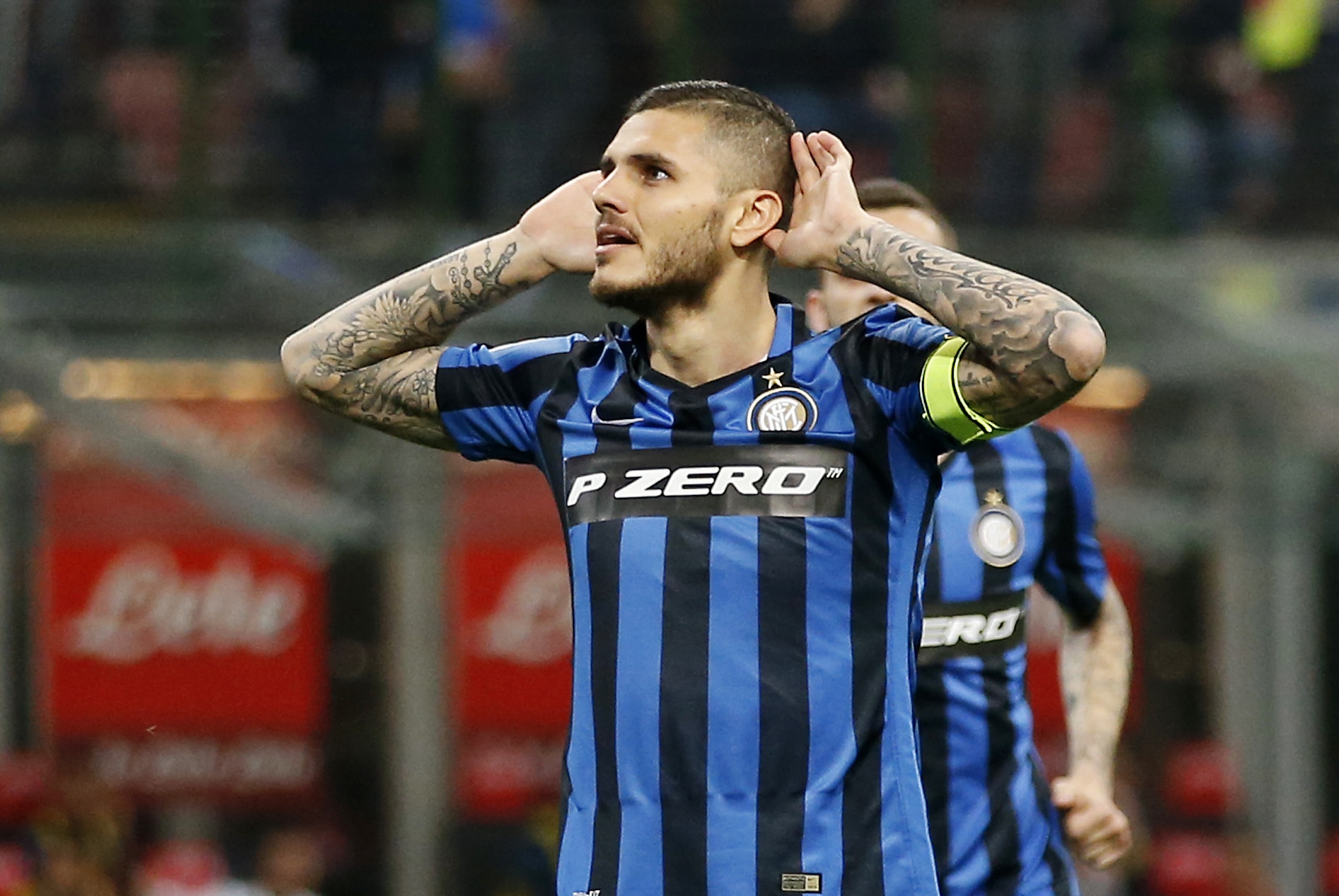 Inter Milan's Mauro Icardi celebrates after scoring during the Serie A soccer match between Inter Milan and Napoli at the San Siro stadium in Milan, Italy, Saturday, April 16, 2016. (AP Photo/Antonio Calanni)