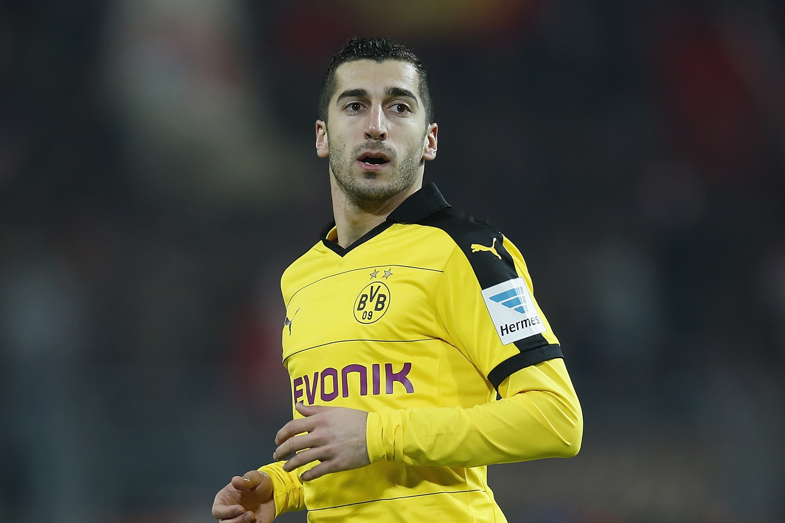 DORTMUND, GERMANY - MARCH 05:  Henrikh Mkhitaryan of Borussia Dortmund runs during the Bundesliga match between Borussia Dortmund and FC Bayern Muenchen at Signal Iduna Park on March 5, 2016 in Dortmund, Germany.bs  (Photo by Boris Streubel/Getty Images)