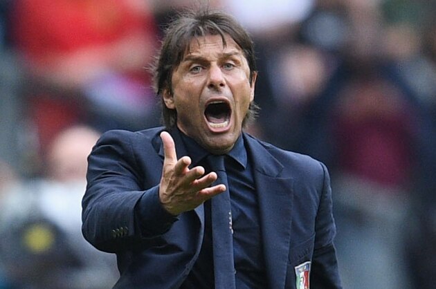 PARIS, FRANCE - JUNE 27:  Antonio Conte head coach of Italy gestures during the UEFA EURO 2016 round of 16 match between Italy and Spain at Stade de France on June 27, 2016 in Paris, France.  (Photo by David Ramos/Getty Images)