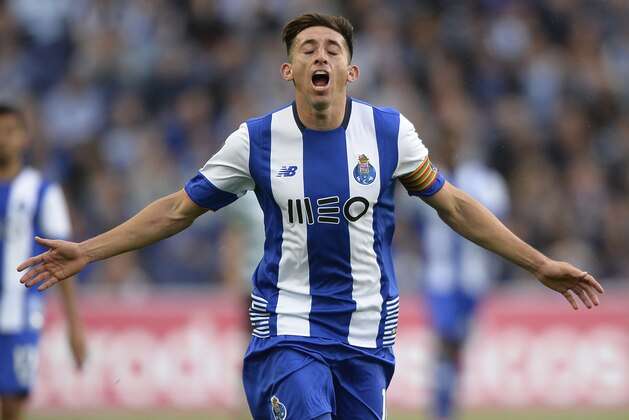 Porto's Mexican midfielder Hector Herrera gestures during the Portuguese league football match FC Porto vs Sporting CP at the Dragao stadium in Porto on April 30, 2016. Sporting won the match 3-1. / AFP / MIGUEL RIOPA        (Photo credit should read MIGUEL RIOPA/AFP/Getty Images)
