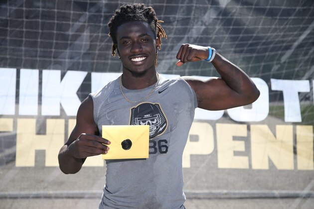 Linebacker Dylan Moses has been one of the most recognizable faces of the 2017 recruiting class since the eighth grade. Now ranked as the No. 2 prospect, Moses is looking to show he's still worthy of the spot.
