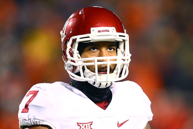 Nov 28, 2015; Stillwater, OK, USA; Oklahoma Sooners cornerback Jordan Thomas (7) against the Oklahoma State Cowboys at Boone Pickens Stadium. The Sooners defeated the Cowboys 58-23. Mandatory Credit: Mark J. Rebilas-USA TODAY Sports