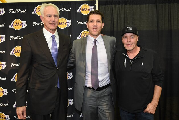 EL SEGUNDO, CA - JUNE 21: General manager Mitch Kupchak of the Los Angeles Lakers poses with the new Head coach Luke Walton and part owner, Jim Buss on June 21, 2016 at Toyota Sports Center in El Segundo, California. NOTE TO USER: User expressly acknowledges and agrees that, by downloading and or using this photograph, User is consenting to the terms and conditions of the Getty Images License Agreement. Mandatory Copyright Notice: Copyright 2016 NBAE (Photo by Andrew D. Bernstein/NBAE via Getty Images)