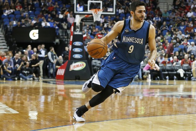 Minnesota Timberwolves’ Ricky Rubio of Spain plays in the first quarter of an NBA basketball game against the Chicago Bulls, Saturday, Feb. 6, 2016, in Minneapolis. (AP Photo/Jim Mone)