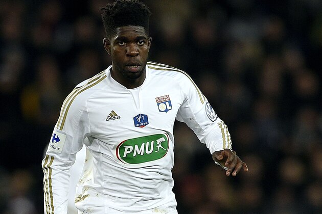 Lyon's French Cameroonian defender Samuel Umtiti controls the ball during the French Cup football match between Paris Saint-Germain (PSG) vs Lyon (OL) on February 10, 2016 at the Parc des Princes stadium in Paris.  / AFP / FRANCK FIFE        (Photo credit should read FRANCK FIFE/AFP/Getty Images)