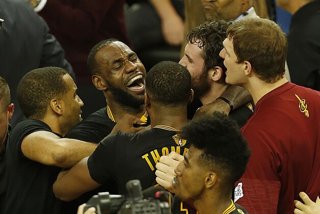 Cleveland Cavaliers forward LeBron James celebrates after defeating the Golden State Warriors to win the NBA Finals on June 19, 2016 in Oakland, California.
Powered by an amazing effort from LeBron James, the Cleveland Cavaliers completed the greatest comeback in NBA Finals history, dethroning defending champion Golden State 93-89 to capture their first NBA title. The Cavaliers won the best-of-seven series 4-3 to claim the first league crown in their 46-season history and deliver the first major sports champion to Cleveland since the 1964 NFL Browns, ending the longest such title drought for any American city.
 / AFP / Beck Diefenbach        (Photo credit should read BECK DIEFENBACH/AFP/Getty Images)