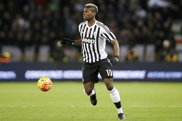 Juventus' Paul Pogba controls the ball during the Serie A soccer match between Bologna and Juventus at the Dall' Ara stadium in Bologna, Italy, Friday, Feb. 19, 2016. (AP Photo/Antonio Calanni)