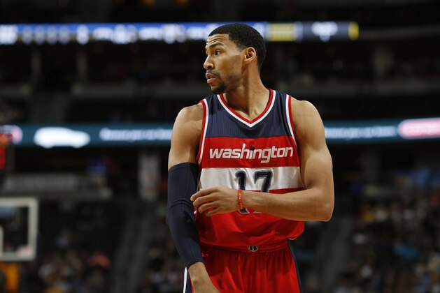 Washington Wizards guard Garrett Temple (17) in the first half of an NBA basketball game Saturday, March 12, 2016, in Denver. (AP Photo/David Zalubowski)