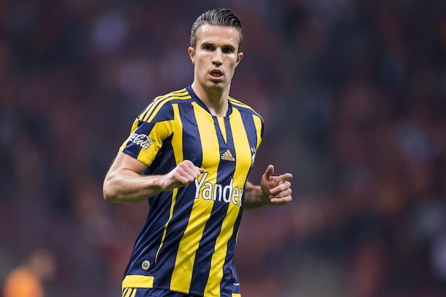 Robin van Persie of Fenerbahce during the Super Lig match between Galatasaray and Fenerbahce on April 13, 2016 at the Turk Telekom Arena in Istanbul, Turkey.(Photo by VI Images via Getty Images)