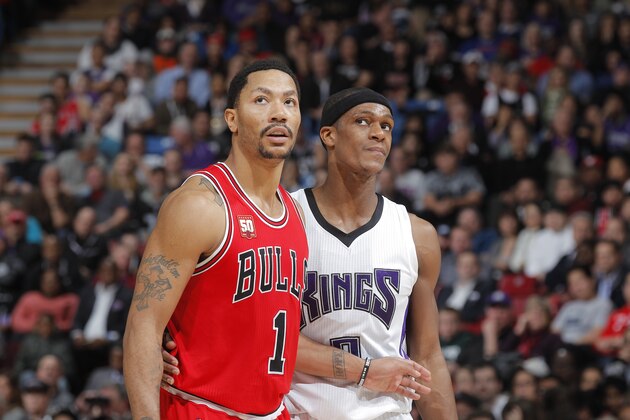 SACRAMENTO, CA - FEBRUARY 3: Derrick Rose #1 of the Chicago Bulls faces off against Rajon Rondo #9 of the Sacramento Kings on February 3, 2016 at Sleep Train Arena in Sacramento, California. NOTE TO USER: User expressly acknowledges and agrees that, by downloading and or using this photograph, User is consenting to the terms and conditions of the Getty Images Agreement. Mandatory Copyright Notice: Copyright 2016 NBAE (Photo by Rocky Widner/NBAE via Getty Images)