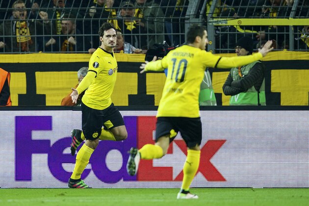 (L-R) Mats Hummels of Borussia Dortmund, Henrikh Mkhitaryan of Borussia Dortmund during the UEFA Europa League quarter-final match between Borussia Dortmund and Liverpool on April 7, 2016 at the Signal Iduna Park stadium at Dortmund, Germany.(Photo by VI Images via Getty Images) (L-R) Mats Hummels of Borussia Dortmund, Henrikh Mkhitaryan of Borussia Dortmund during the UEFA Europa League quarter-final match between Borussia Dortmund and Liverpool on April 7, 2016 at the Signal Iduna Park stadium at Dortmund, Germany.(Photo by VI Images via Getty Images)