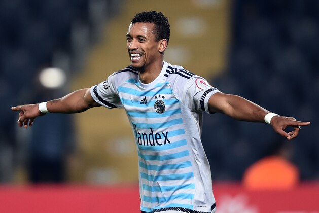 Fenerbahce's Portuguese forward Nani celebrates after scoring a goal during the Zirrat Tukish Cup football match between Fenerbahce and Amedspor at Fenerbahce Ulker Sukru Saracoglu stadium on March 3, 2016 in Istanbul. / AFP / OZAN KOSE        (Photo credit should read OZAN KOSE/AFP/Getty Images)