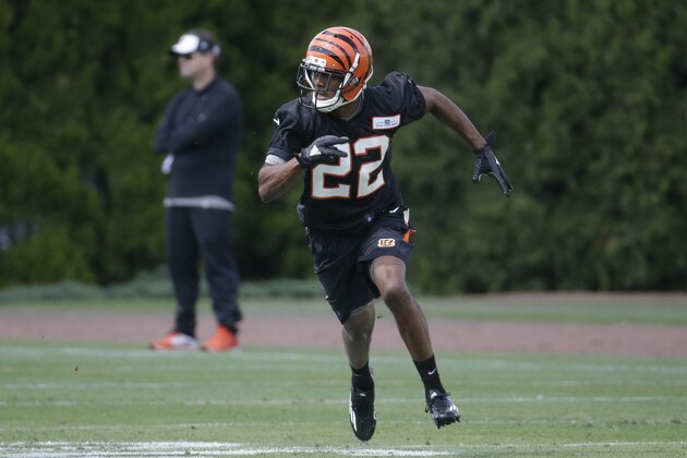 Cincinnati Bengals cornerback William Jackson III runs a play during an NFL football photo opportunity practice, Friday, May 6, 2016, in Cincinnati. (AP Photo/John Minchillo)