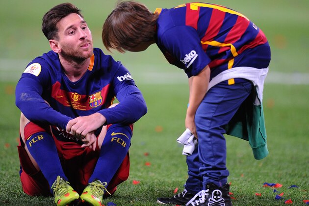 MADRID, SPAIN - MAY 22:  Lionel Messi of Barcelona celebrate after winning the Copa del Rey Final between Barcelona and Sevilla at Vicente Calderon Stadium on May 22, 2016 in Madrid, Spain.  (Photo by Denis Doyle/Getty Images)
