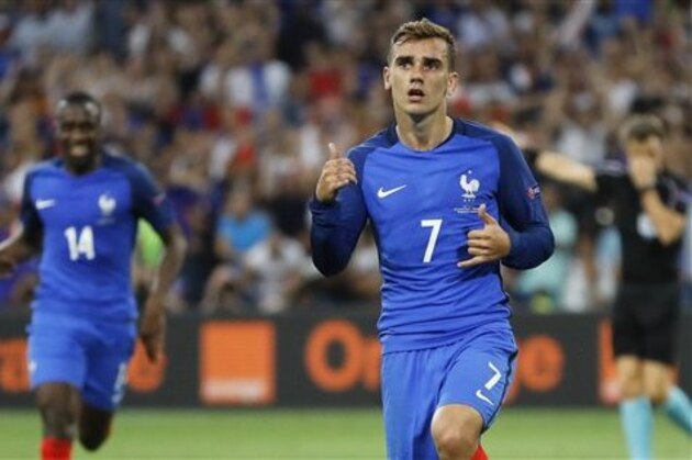 France's Antoine Griezmann celebrates after scoring his side's second goal during the Euro 2016 semifinal soccer match between Germany and France, at the Velodrome stadium in Marseille, France, Thursday, July 7, 2016. (AP Photo/Frank Augstein)