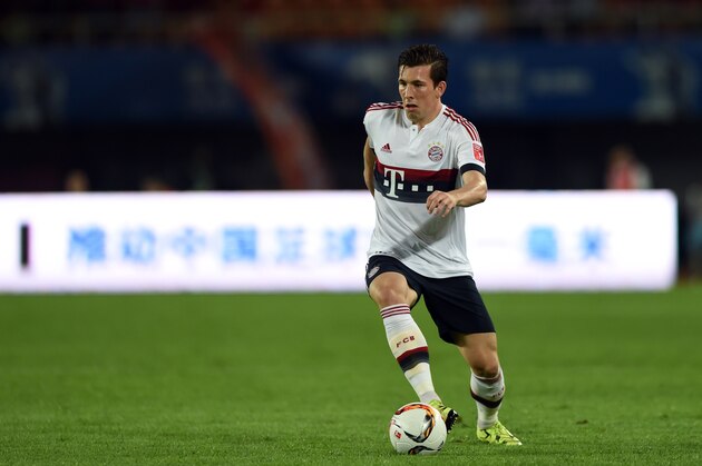 Bayern Munich's Danish midfielder Pierre-Emile Hojbjerg controls the ball during the friendly football match between Guangzhou Evergrande and Bayern Munich in Guangzhou on July 23, 2015.  Evergrande beat Bayern Munich 5-4 on penalties after tying the match 0-0. AFP PHOTO / JOHANNES EISELE        (Photo credit should read JOHANNES EISELE/AFP/Getty Images)