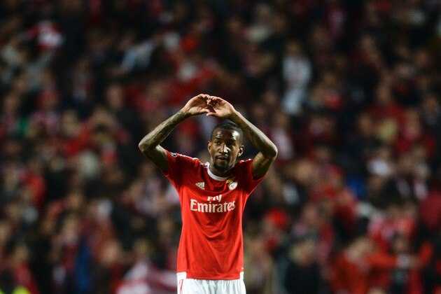 Benfica's Brazilian forward Anderson Talisca celebrates after scoring during the Champions League quarter-final second leg football match SL Benfica vs Bayern Munchen at the Luz stadium in Lisbon on April 13, 2016. / AFP / PATRICIA DE MELO MOREIRA        (Photo credit should read PATRICIA DE MELO MOREIRA/AFP/Getty Images)