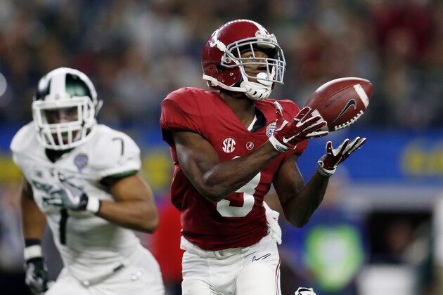 ARLINGTON, TX - DECEMBER 31:  Calvin Ridley #3 of the Alabama Crimson Tide completes a 50 yard touchdown pass in the third quarter against the Michigan State Spartans during the Goodyear Cotton Bowl at AT&T Stadium on December 31, 2015 in Arlington, Texas.  (Photo by Ron Jenkins/Getty Images)