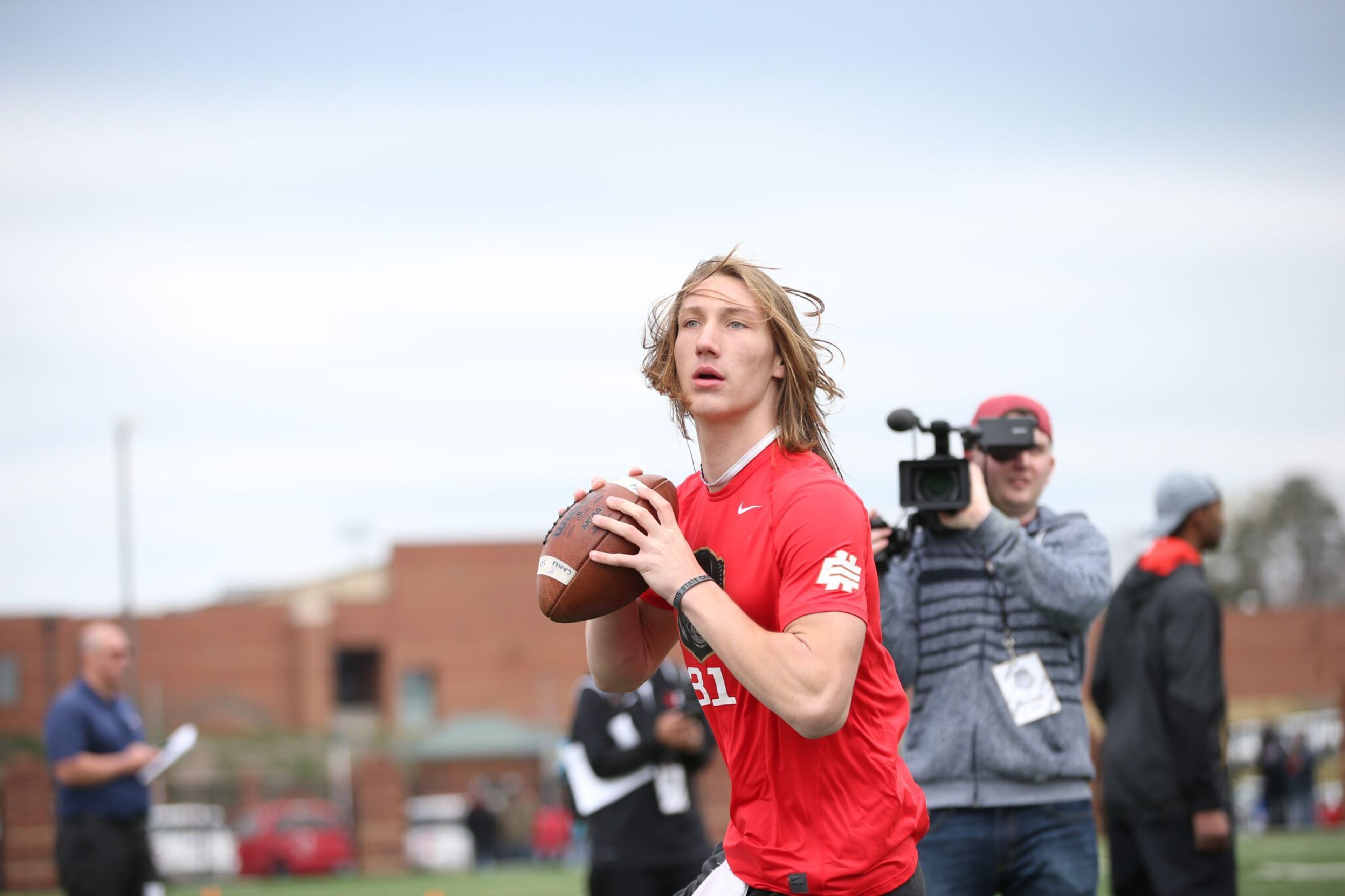 Clemson and Georgia are in a heated battle to land 2018 5-star QB Trevor Lawrence.
