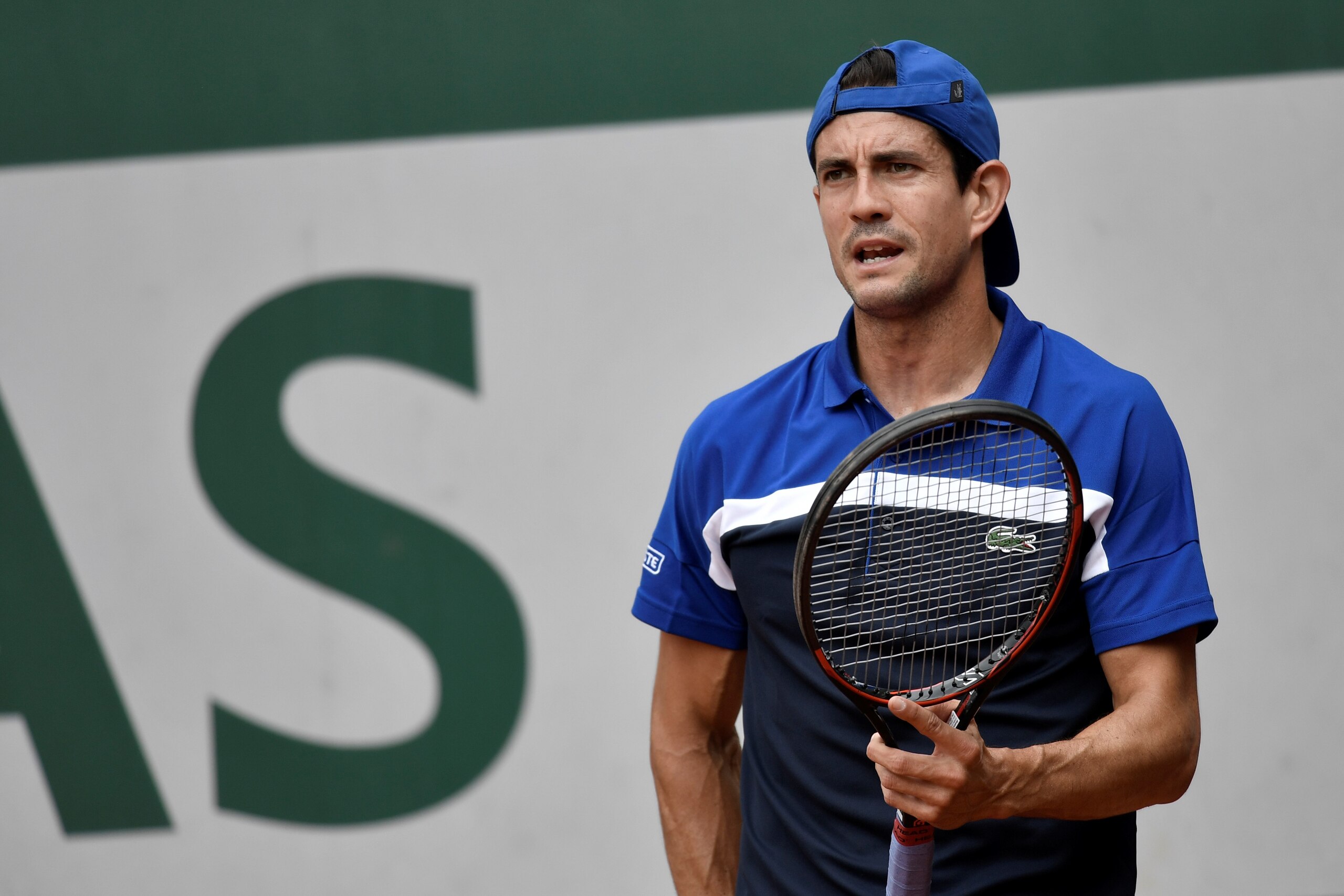 Spain's Guillermo Garcia-Lopez reacts during his men's second round match against Austria's Dominic Thiem at the Roland Garros 2016 French Tennis Open in Paris on May 26, 2016. / AFP / PHILIPPE LOPEZ (Photo credit should read PHILIPPE LOPEZ/AFP/Getty Images) Spain's Guillermo Garcia-Lopez reacts during his men's second round match against Austria's Dominic Thiem at the Roland Garros 2016 French Tennis Open in Paris on May 26, 2016. / AFP / PHILIPPE LOPEZ (Photo credit should read PHILIPPE LOPEZ/AFP/Getty Images)