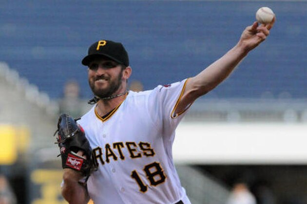 Pittsburgh Pirate starting pitcher Jonathon Niese throws against the Atlanta Braves in the first inning of a baseball game Monday, May 16, 2016, in Pittsburgh. (AP Photo/John Heller)