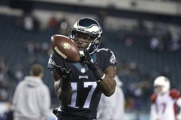 Philadelphia Eagles' Nelson Agholor warms up before an NFL football game against the Arizona Cardinals, Sunday, Dec. 20, 2015, in Philadelphia. (AP Photo/Matt Rourke)