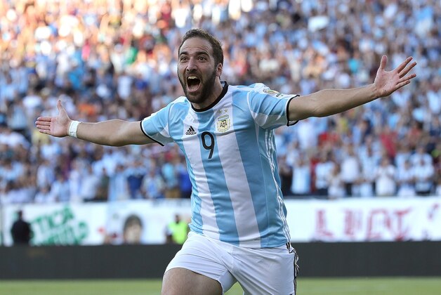 FOXBORO, MA - JUNE 18:  Gonzalo Higuain #9 of Argentina celebrates his goal during the 2016 Copa America Centenario quarterfinal match against Venezuela at Gillette Stadium on June 18, 2016 in Foxboro, Massachusetts. (Photo by Jim Rogash/Getty Images)