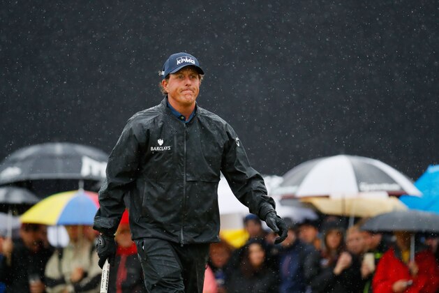 TROON, SCOTLAND - JULY 15:  Phil Mickelson of the United States reacts to a missed birdie putt on the 10th green during the second round on day two of the 145th Open Championship at Royal Troon on July 15, 2016 in Troon, Scotland.  (Photo by Kevin C. Cox/Getty Images)