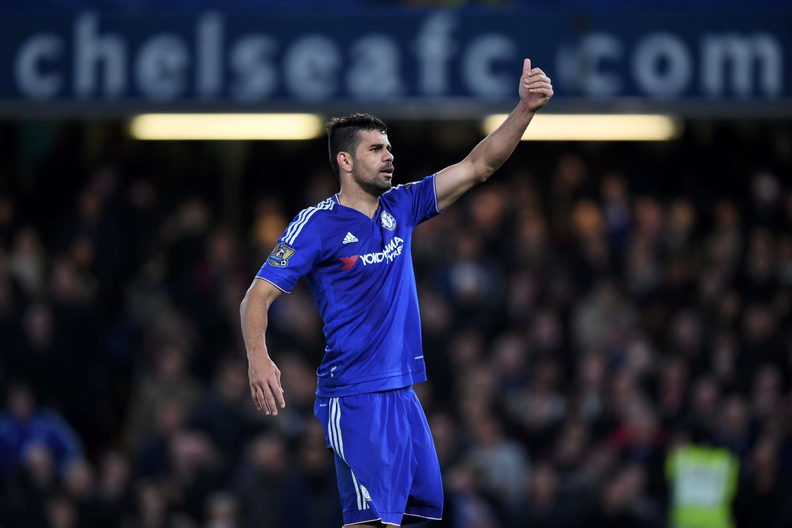 LONDON, ENGLAND - MAY 02:  Diego Costa of Chelsea gestures during the Barclays Premier League match between Chelsea and Tottenham Hotspur at Stamford Bridge on May 02, 2016 in London, England.jd  (Photo by Shaun Botterill/Getty Images)