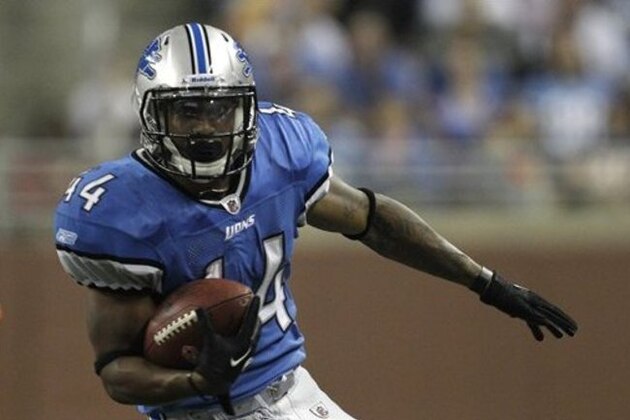 Detroit Lions running back Jahvid Best (44) runs against the Chicago Bears in the fourth quarter of NFL football game in Detroit, Monday, Oct. 10, 2011.  (AP Photo/Paul Sancya)