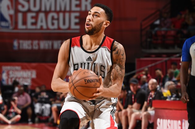 LAS VEGAS, NV - JULY 14:  Denzel Valentine #45 of the Chicago Bulls handles the ball against the Dallas Mavericks during the 2016 NBA Las Vegas Summer League game on July 14, 2016 at Thomas & Mack Center in Las Vegas, Nevada. NOTE TO USER: User expressly acknowledges and agrees that, by downloading and or using this photograph, User is consenting to the terms and conditions of the Getty Images License Agreement. Mandatory Copyright Notice: Copyright 2016 NBAE  (Photo by Garrett Ellwood/NBAE via Getty Images)