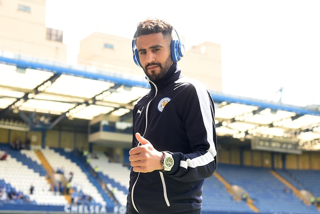 LONDON, ENGLAND - MAY 15:  Riyad Mahrez of Leicester City thumbs up prior to the Barclays Premier League match between Chelsea and Leicester City at Stamford Bridge on May 15, 2016 in London, England.  (Photo by Michael Regan/Getty Images)