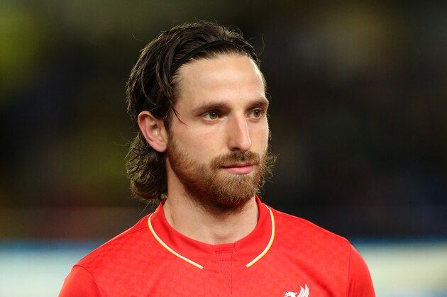 VILLARREAL, SPAIN - APRIL 28: Joe Allen of Liverpool looks on before the UEFA Europa League semi final first leg match between Villarreal CF and Liverpool FC at Estadio El Madrigal stadium on April 28, 2016 in Villarreal, Spain. (Photo by Jean Catuffe/Getty Images)