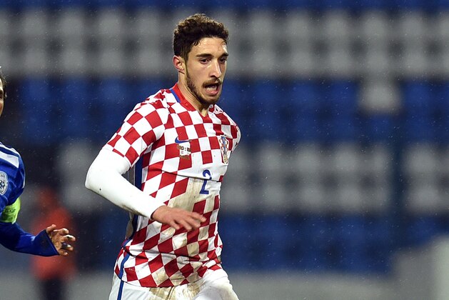 Defender Sime Vrsaljko of Croatia controls the ball during the friendly football match between Croatia and Israel at Gradski Vrt stadium on March 23, 2016 in Osijek, Croatia. / AFP / STR        (Photo credit should read STR/AFP/Getty Images)