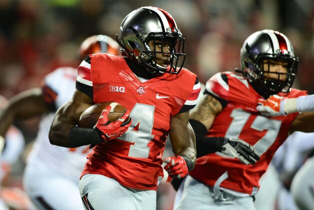 Nov 1, 2014; Columbus, OH, USA; Ohio State Buckeyes running back Curtis Samuel (4) runs the ball during the first quarter against the Illinois Fighting Illini at Ohio Stadium. Mandatory Credit: Andrew Weber-USA TODAY Sports