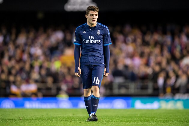 VALENCIA, SPAIN - JANUARY 03: Mateo Kovacic of Real Madrid CF looks on during the Valencia CF vs Real Madrid CF as part of the Liga BBVA 2015-2016  at Estadi de Mestalla on January 3, 2016 in Valencia, Spain.  (Photo by Aitor Colomer/Power Sport Images/Getty Images)