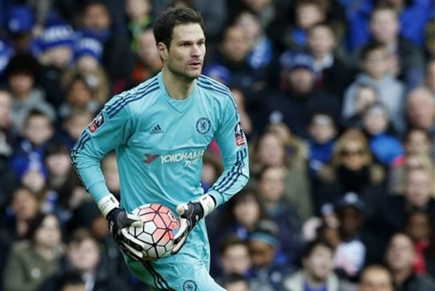Chelsea goalkeeper Asmir Begovic goes to take a kick during the English FA Cup third round soccer match between Chelsea and Scunthorpe United at Stamford Bridge stadium in London, Sunday, Jan. 10, 2016 . (AP Photo/Alastair Grant)