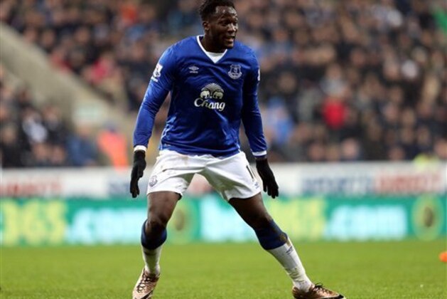 Everton's Romelu Lukaku during the English Premier League soccer match between Newcastle United and Everton at St James' Park, Newcastle, England, Saturday, Dec. 26, 2015. (AP Photo/Scott Heppell)