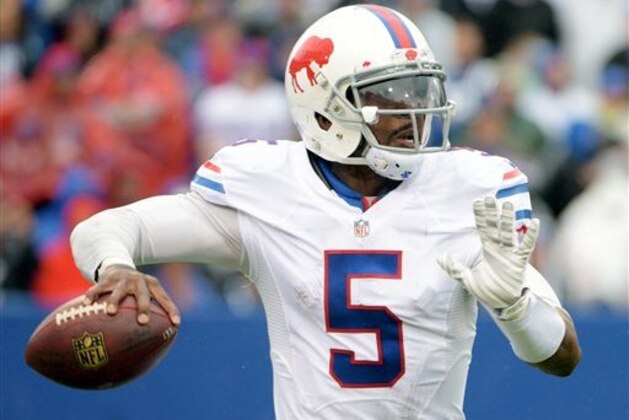 Buffalo Bills quarterback Tyrod Taylor looks to pass downfield against the Indianapolis Colts during the second half of an NFL football game on Sunday, Sept. 13, 2015, in Orchard Park, N.Y. Buffalo won 27-14. (AP Photo/Gary Wiepert)