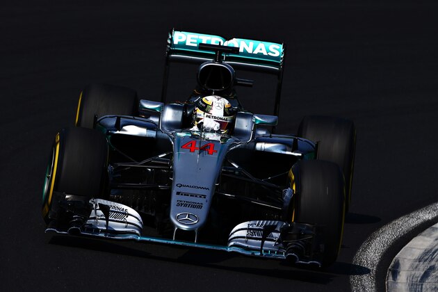 BUDAPEST, HUNGARY - JULY 24: Lewis Hamilton of Great Britain driving the (44) Mercedes AMG Petronas F1 Team Mercedes F1 WO7 Mercedes PU106C Hybrid turbo on track during the Formula One Grand Prix of Hungary at Hungaroring on July 24, 2016 in Budapest, Hungary.  (Photo by Charles Coates/Getty Images)