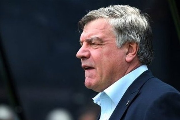 West Ham United's manager Sam Allardyce awaits the start of their English Premier League soccer match between Newcastle United and West Ham United's  at St James' Park, Newcastle, England, Sunday, May 24, 2015. (AP Photo/Scott Heppell)